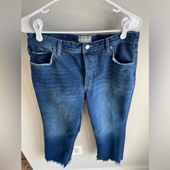 Free People We The Free The Maggie Mid-Rise Straight Leg Frayed Jeans - Size 30 - Picture 9 of 16
